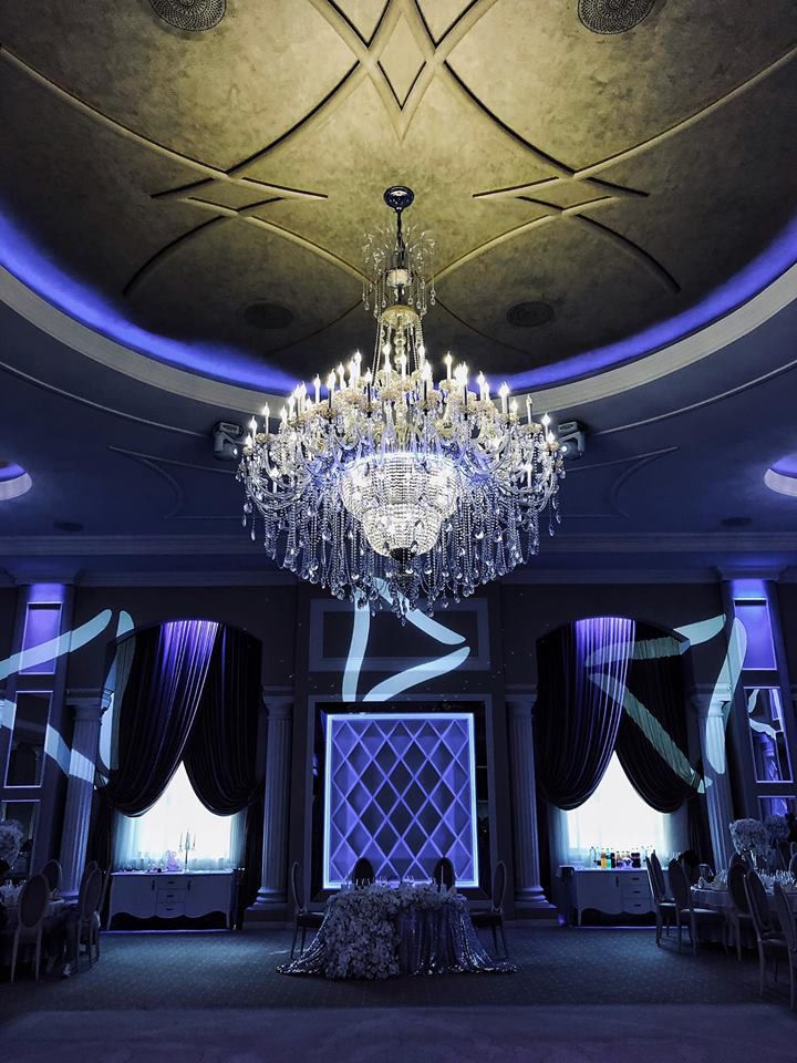 Crystal Ballroom 4