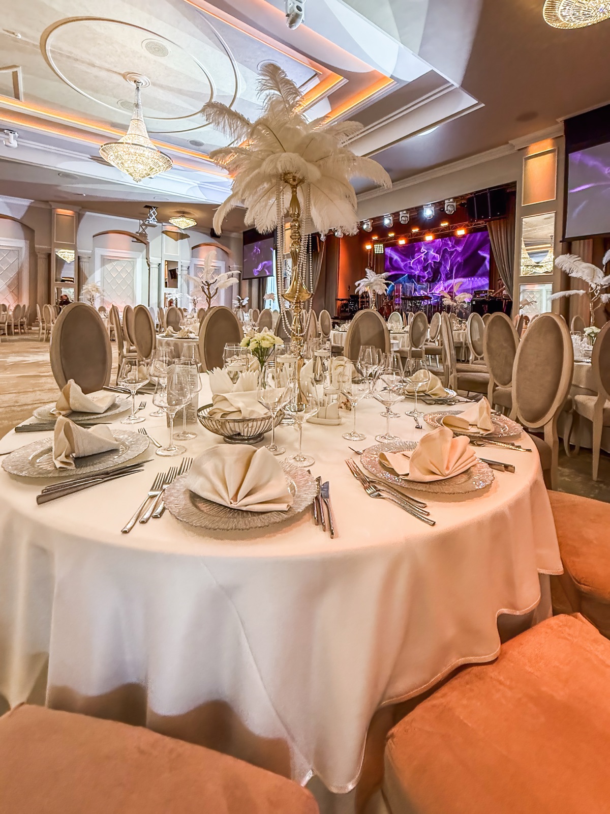 VENUE · poveste 13
