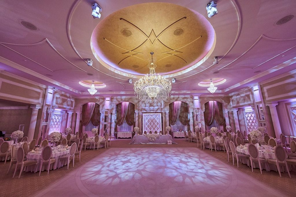 Crystal ballroom башня око